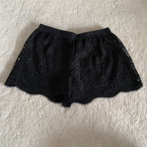 Garage Black Low-rise Lace Shorts - Picture 2 of 5